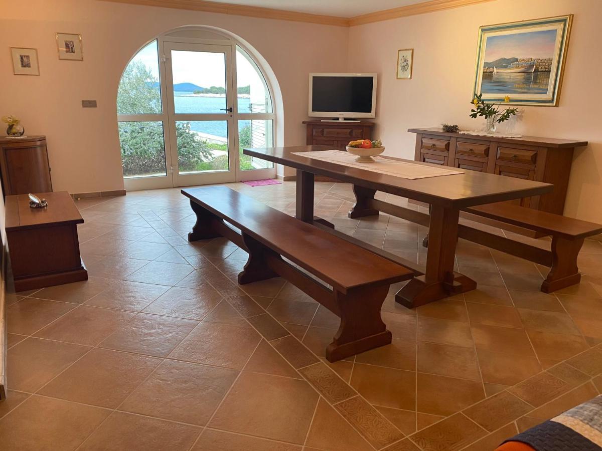Apartment L'Odore Del Mare Dolac Esterno foto